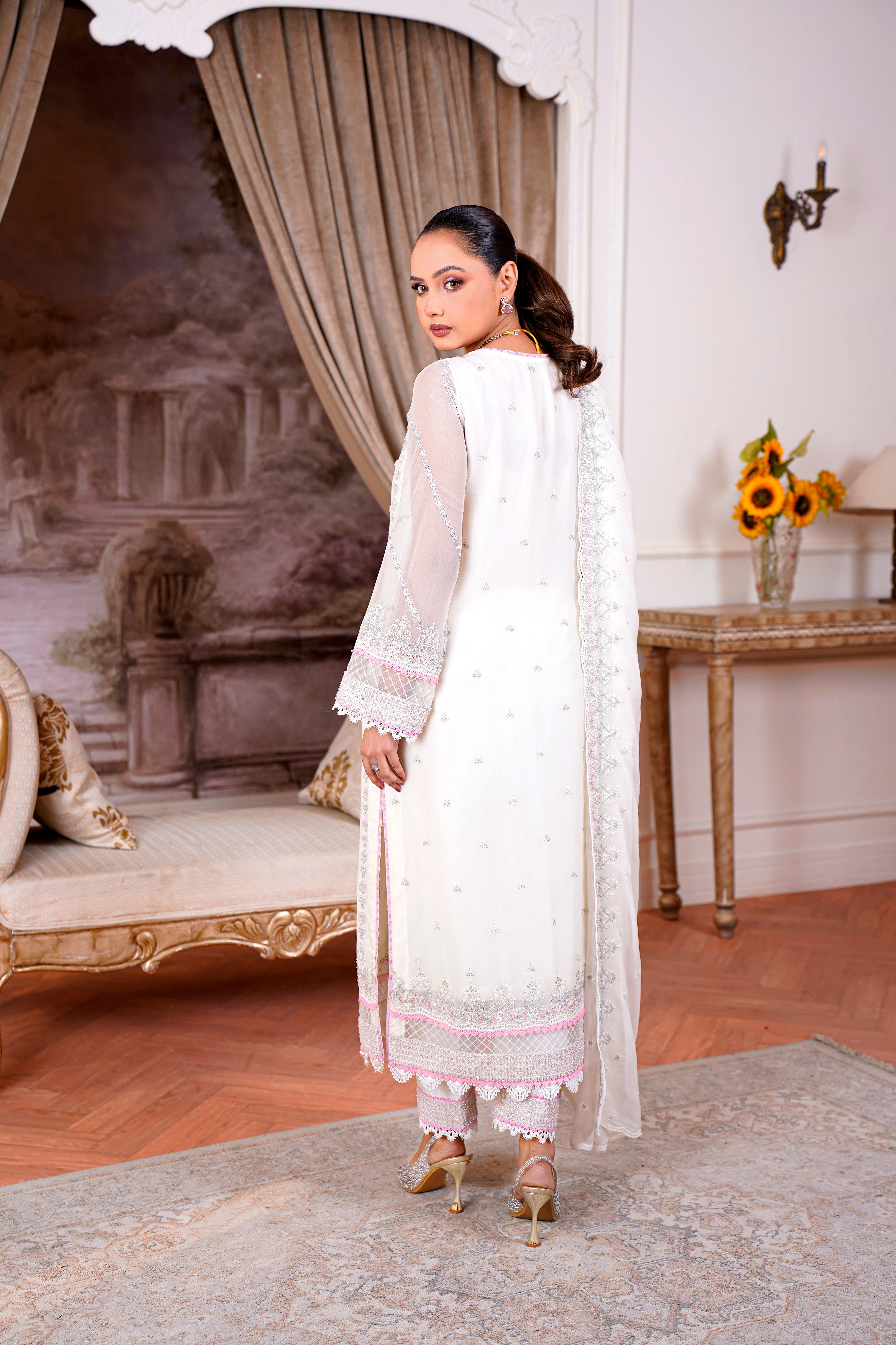 Noor Elegance